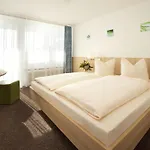 Lerner Hotel 2*