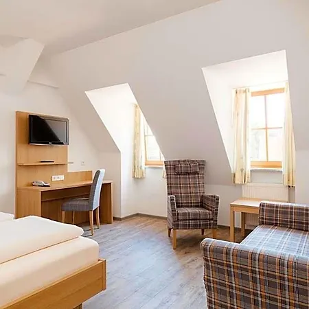 Lerner Hotel 2*